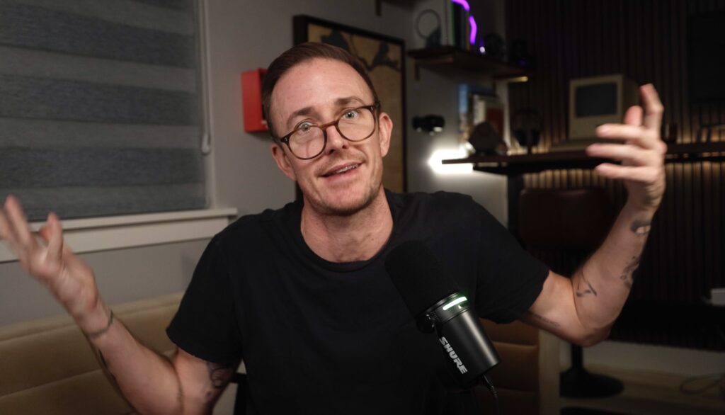 Ryan Robinson Blogger with Glasses