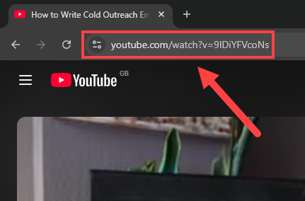 Copying the video URL from your browser's address bar, to use in the Video to Blog Post Generator.